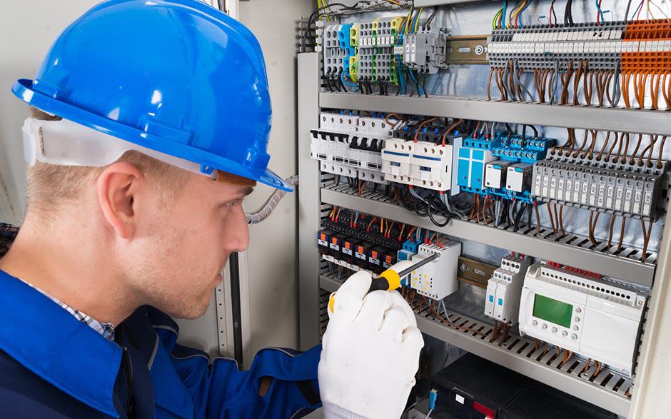 électricien dans le bâtiment Paris 18